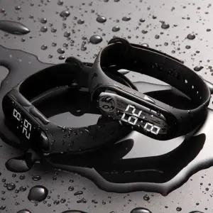 [다잇템]남자 여자 스포츠 등산 레저 방수 손목 시계