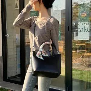 대학생가방 여성백팩 외출 여행용 핸드백 숄더백코디