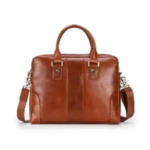 오피스룩 사무용 정장 남자가방 가죽 데이트 코디