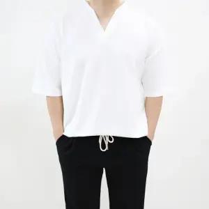 [엠클로]남자 빅사이즈 오버핏 여름 링클프리 트임 브이넥 단작 반팔 티셔츠