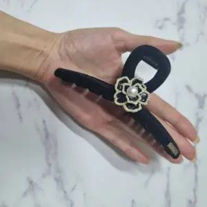 TBZ 벨벳 올림머리 대형집게핀(블랙) 1개