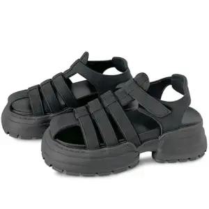 [카미엣뮤즈]플랫폼 피셔맨 샌들_KM24s185