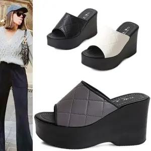 [카미엣뮤즈]퀼팅 하이 웨지 슬리퍼_KM22w290