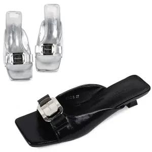 [카미엣뮤즈]실버 펜단트 뮬 슬리퍼_KM24s284