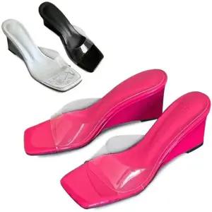 [카미엣뮤즈]클리어 탑 웨지뮬 슬리퍼_KM24s183