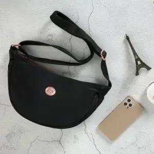 캐주얼 반달 크로스백 숄더백 여성 데일리가방