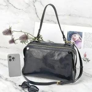 여성 20대 가죽 토트백 숄더백 크로스백 30대 가방