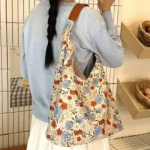 숄더백 가방 가벼운 여자 플라워 베이지