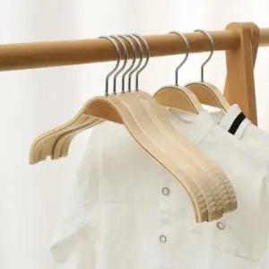 [생활] 38cm 20개 코팅된 논슬립 나무 옷걸이 미끄럼방지 원목 우드 옷가게 매장용 여성용 의류 추천 20p
