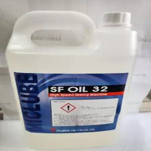 화이트스핀들유32  오버록오일  오버록크기름   미싱유 미싱기름32 주끼오일  스핀들유 부라더 썬스타 유니콘 시리우스오버록 페가수스