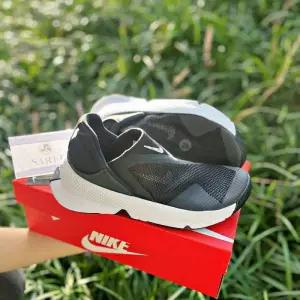 [정품] 나이키 고 플라이이즈 이지 온오프 플라이이즈 운동화 스니커즈 나이키고플라이즈 DR5540