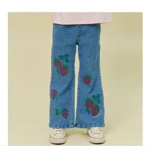 [갤러리아] 26년S/S 매직에디션오그오그  딸기프린트부츠컷데님팬츠(OG61-PT007/BL)
