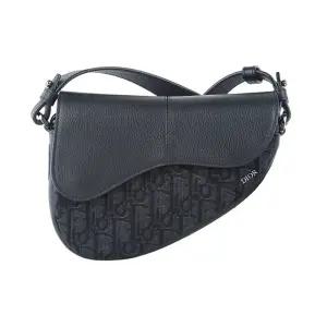 [명품]  2ADCA543YKS 오블리크 블랙 자카드 미니 새들 크로스백 25년공..