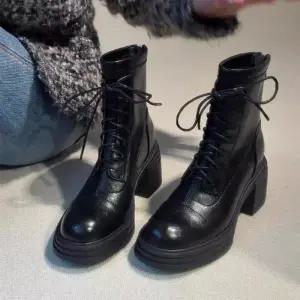 여친 슈즈 부츠 앵클 슬림 옆 스트랩 지퍼 통굽 워커힐 스판 워커 BE5