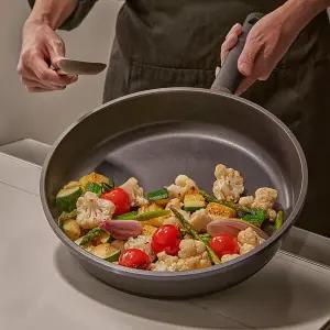 쿠쿠 킨델 8중 코팅 인덕션 프라이팬 28cm CFP-B2810HGB (모든열원사용)