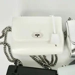 가죽 체인끈 핸드백 크로스 숄더백 가방 백아이보리