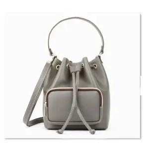 복조리백 버킷백 여성 토트백 포켓 가방 그레이