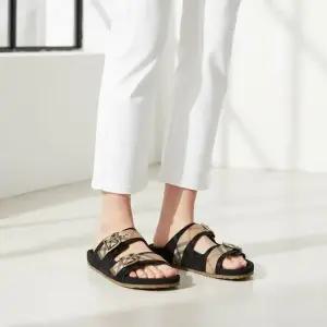 BURBERRY 26SS CHECK SUEDE URCHIN SANDALS 8118890) 체크 스웨이드 어친 샌들)