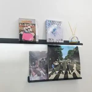 투명 아크릴 선반 5T 200x150mm 검정 색상 무타공