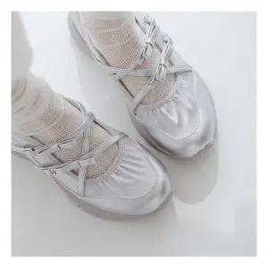 간절기룩 [SOVO] 소피아 발레코어 플랫폼 스니커즈 4cm