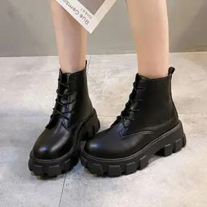 [라일리] Rly 봄신발 미들힐 미들부츠 통굽 봄부츠 부츠힐 봄