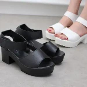 [라일리] Rly 캐주얼 통굽 여성 샌들 여름 푹신한 미들굽