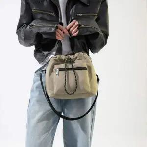 크로스 토트 나일론 복조리백