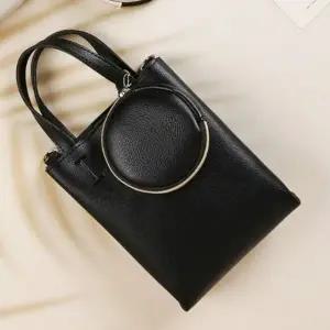 크로스백 핸드폰 파우치 보조 가방 데일리 블랙