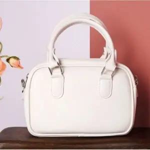 토트 크로스백 여자 스퀘어 정장 가방 아이보리