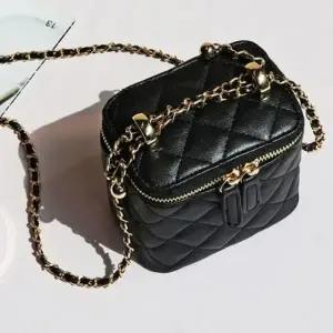 미니 누빔 퀼트 귀여운 체인줄 가방 블랙