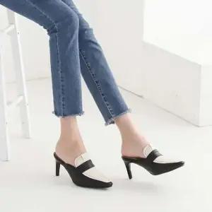 국내제작 뾰족코 투톤 배색 페니 미들굽 로퍼힐Y 여성구두