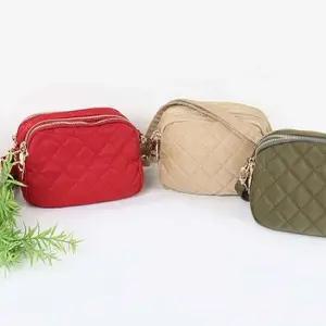 30대 40대 여성 주부 외출 장보기 크로스백 가방