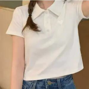 대학생 여자 여름 데일리 반팔 크롭 카라 티셔츠