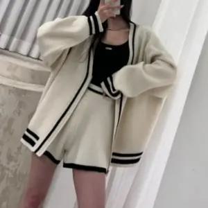 여성 배색 포인트 가디건 반바지 세트 소프트 니트 셋업 코디