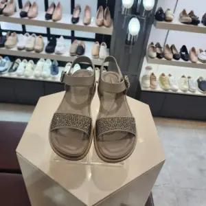 [엘칸토]엘칸토 HC10 여성케주얼샌들그레이4cm LCWW29U42615 (48965079)