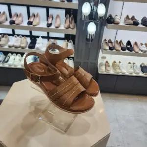 [엘칸토]엘칸토 HC10 여성컴포트웨지샌들4cm카멜 LCWW36U42611 (48930606)