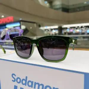 [소다몬](신세계 사우스시티)8-13세 자외선차단가벼운 주니어루키 선글라스(클리어그린유광테)블랙렌즈 ...