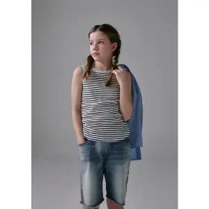 [블루테일](강남점)AYB2TS10NV 네이비 스트라이프 슬리브리스