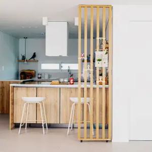 우드톡 설치가 쉽고 연결이 깔끔한 스트라이프 간살 가벽 파티션 공간분리 칸막이 가림막