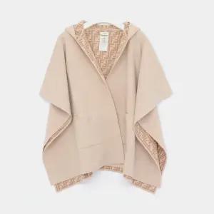 키즈 26SS FF로고 올오버 리버시블 울 캐시미어 후드 여아 케이프 JFQ057 AO29 F0A