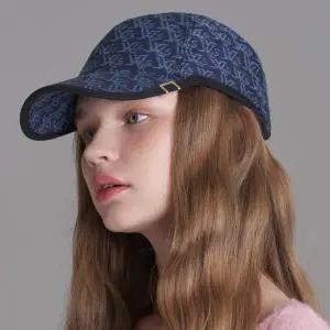 [롯데백화점]화이트샌즈 공용 데님라이크 자카드 볼캡 타르브(Tarves)