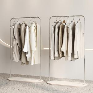 소프시스 포인트 우드 스탠드 행거 900