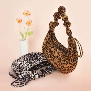 레오파드 호보백 캐주얼 감성 여자 숄더백 패션 가방