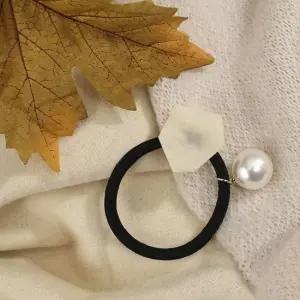 엔젤슈슈 방울 진주 자개 머리끈 아이보리 헤어슈슈 방울큐빅머리끈 방울큐빅슈슈