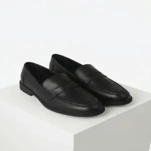 SHOOPEN 슈펜 레더 페니로퍼 (2.5cm) HPWWCGA301 602540