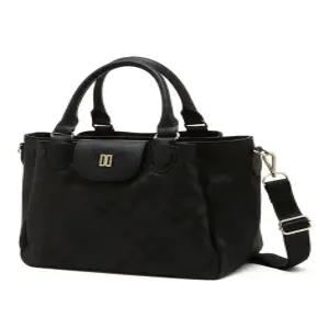 [ 여성] [26SS] DNGF6E905BK ONLINE EXCLUSIVE 블랙 플랩 빅체크 자가드 토트백