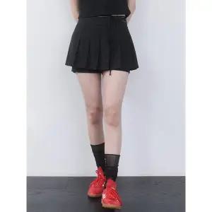 [키르시](대전신세계)이너 팬츠 디테일 미니 플리츠 스커트 [블랙]