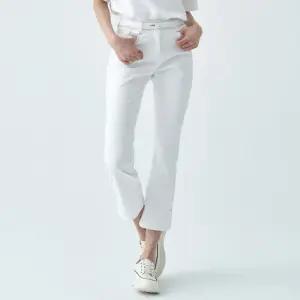 [지센] 여성 쿨맥스 화이트 부츠컷 데님팬츠 LCDPO324_WH