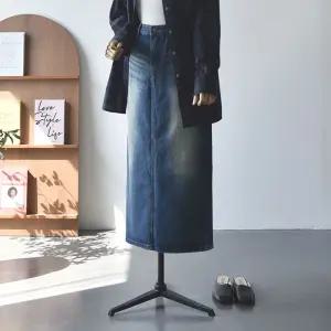 데님 캣워싱 H라인 뒷트임 롱스커트