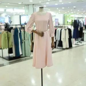 [하프클럽/미니멈]페미닌 스퀘어넥 원피스	MYBAWO3160M